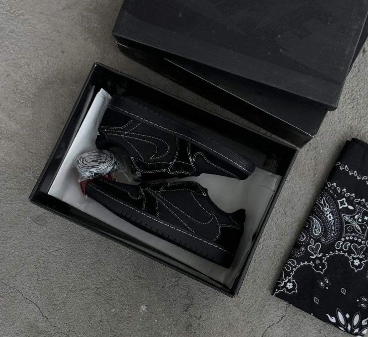 XH Travis Scott x Air Jordan 1 Low OG SP Black Phantom review Jordan 02