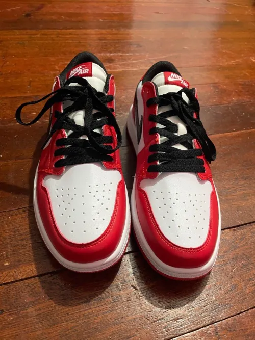 XH Air Jordan 1 Low Low Help Chicago review 