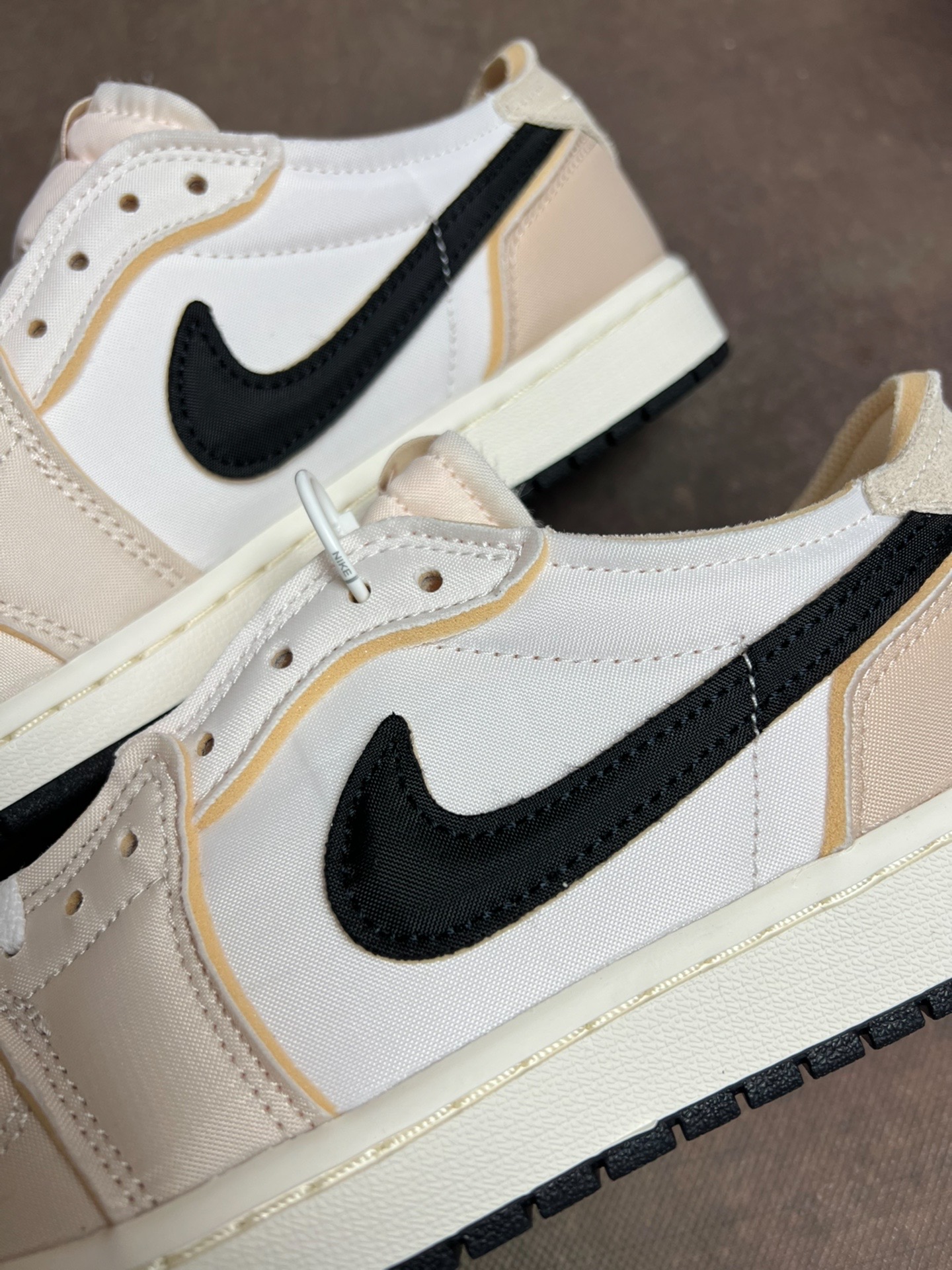 XH Air Jordan 1 Low Rice Gray Sponge review Brianna 02