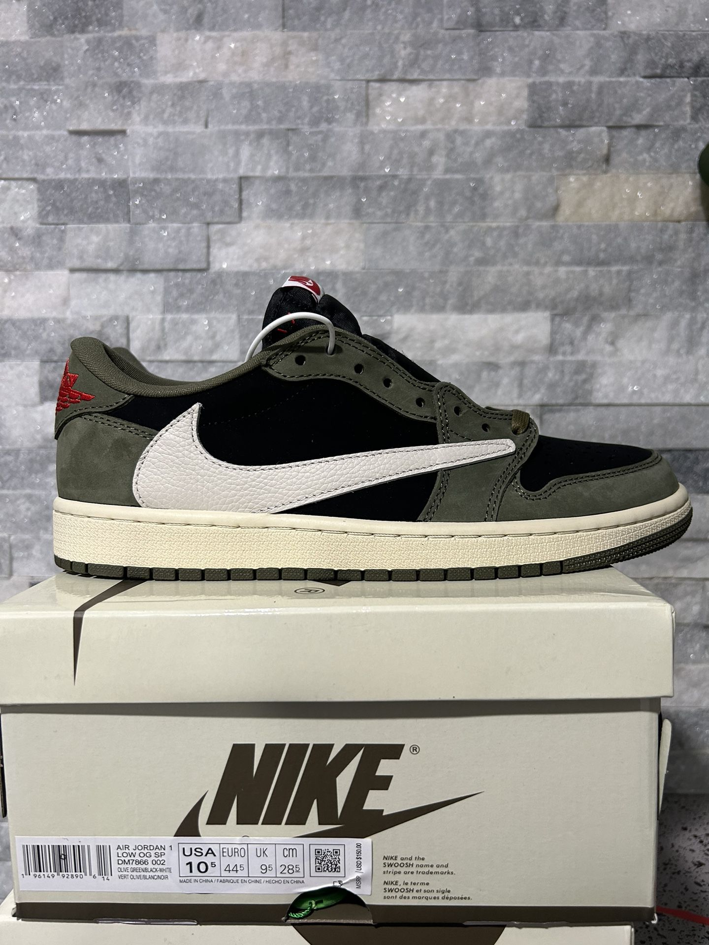 XH Travis Scott x Air Jordan 1 Low Green Barb review Fred 01