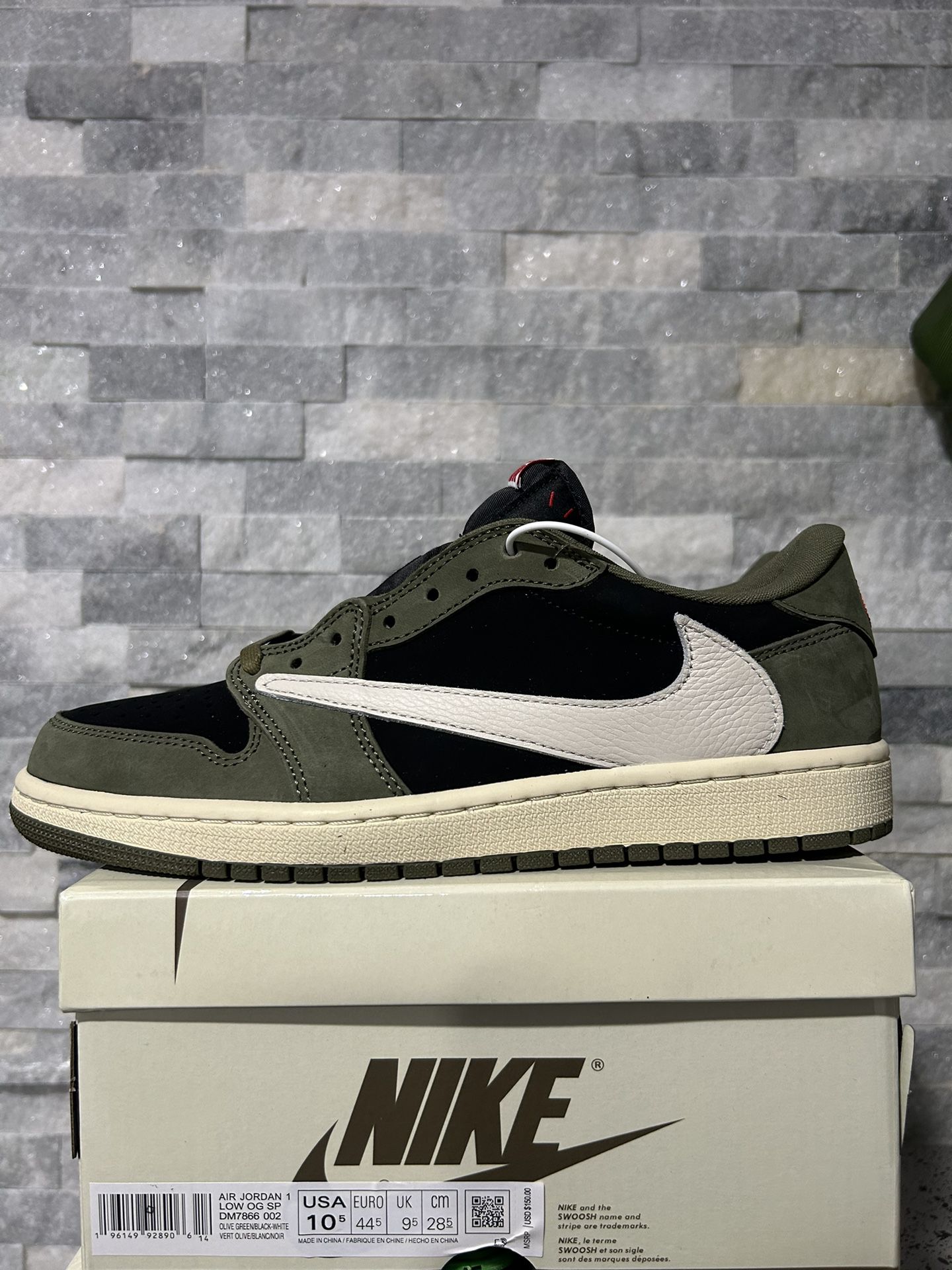 XH Travis Scott x Air Jordan 1 Low Green Barb review Fred 04