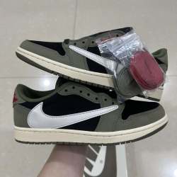 XH Travis Scott x Air Jordan 1 Low Green Barb review Sam 01