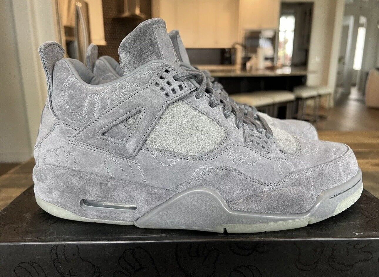 OG Batch KAWS X Air Jordan 4 Retro review Jomegatau