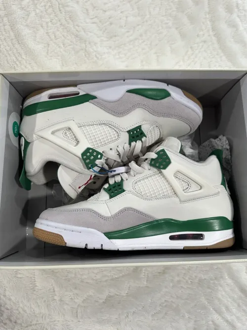 OG Batch Nike SB x Air Jordan 4 “Pine Green”Calaite review 