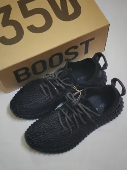 🔥Adidas Originals Yeezy Boost 350 Pirate Black review Kindle Customer