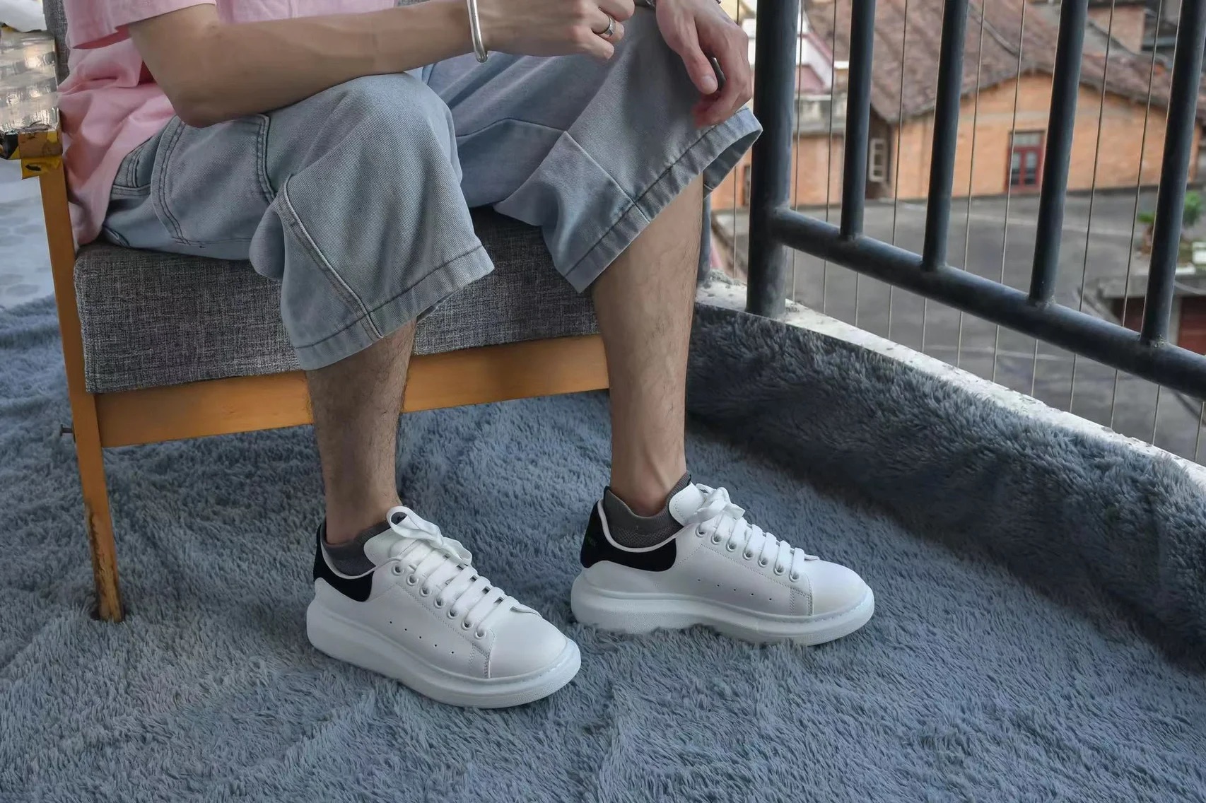 🔥Alexander McQueen Sneaker White Black review Gary