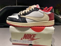 XH Travis Scott x Air Jordan 1 Low Black Red review Nina 02
