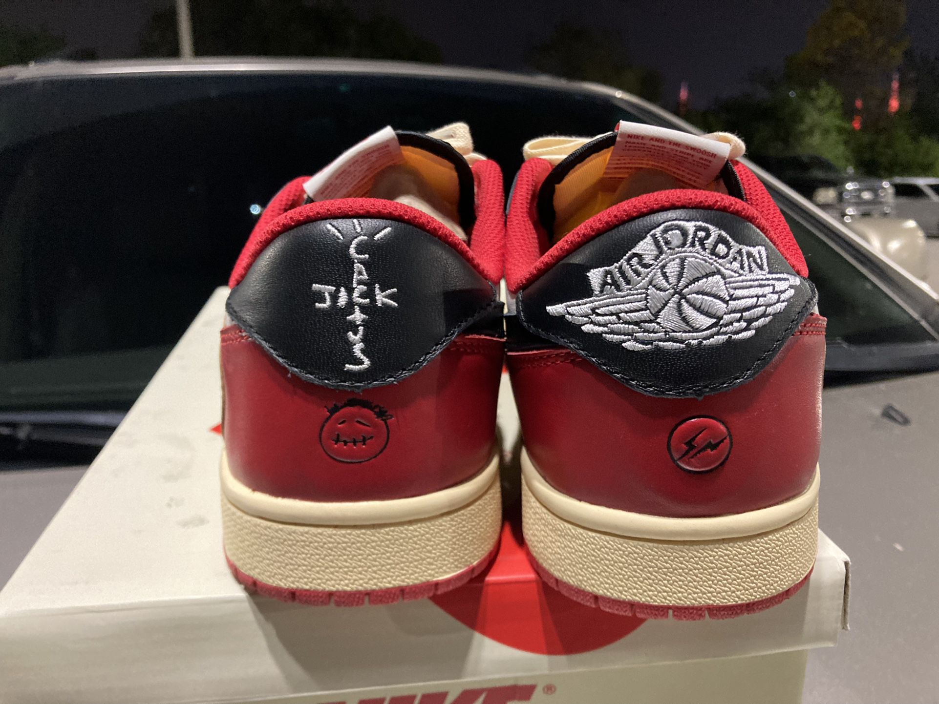 XH Travis Scott x Air Jordan 1 Low Black Red review Nina 05