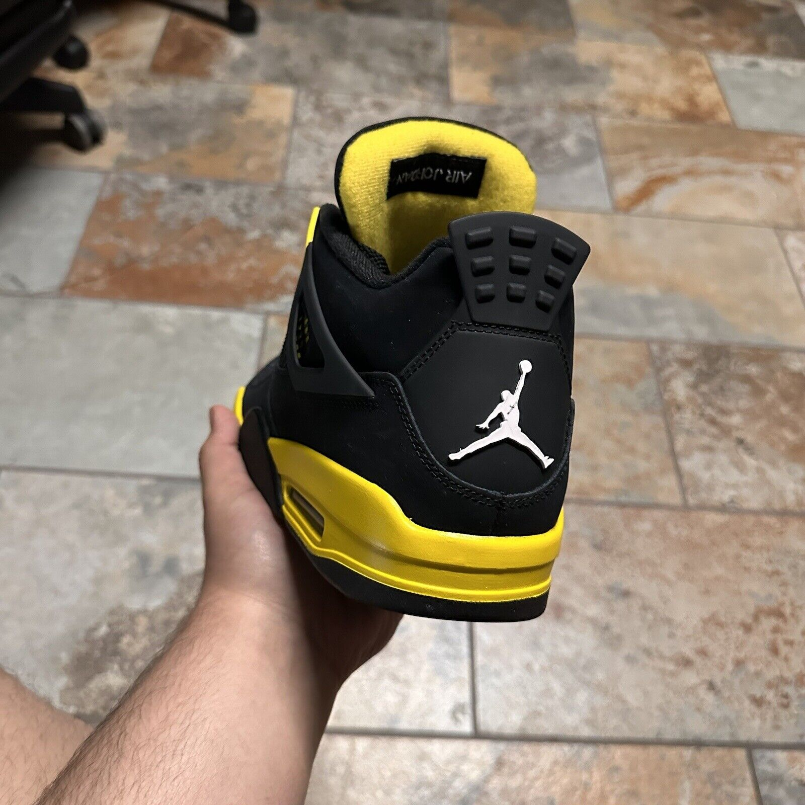 OG Batch Air Jordan 4 Thunder review Jordan Lovetro 01