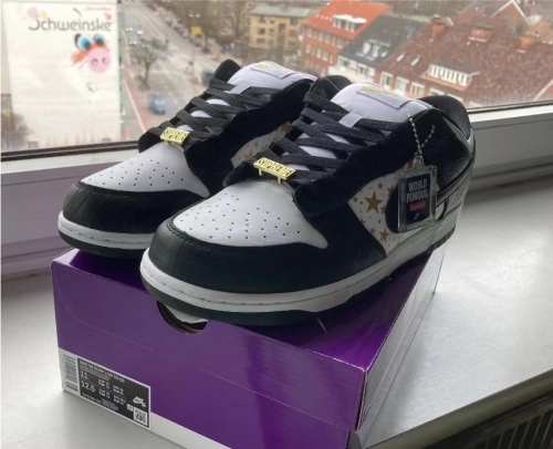 SX Supreme x Nike SB Dunk Low Black Stars review 