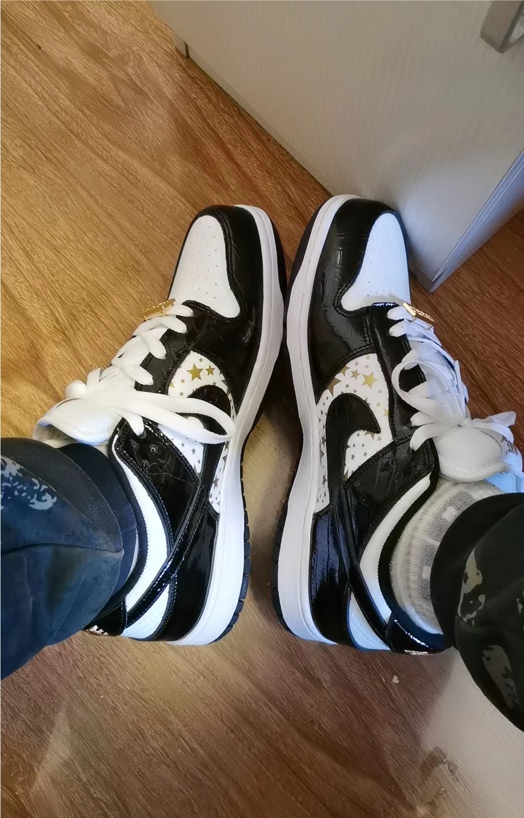 SX Supreme x Nike SB Dunk Low Black Stars review Lawrence Kashon