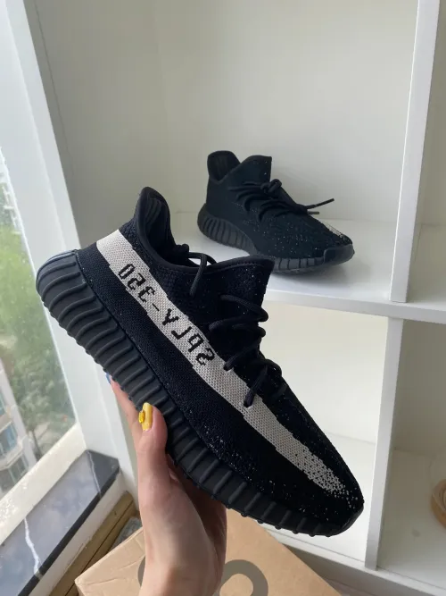 🔥🔥🔥Adidas Yeezy Boost 350 V2 Black White review 