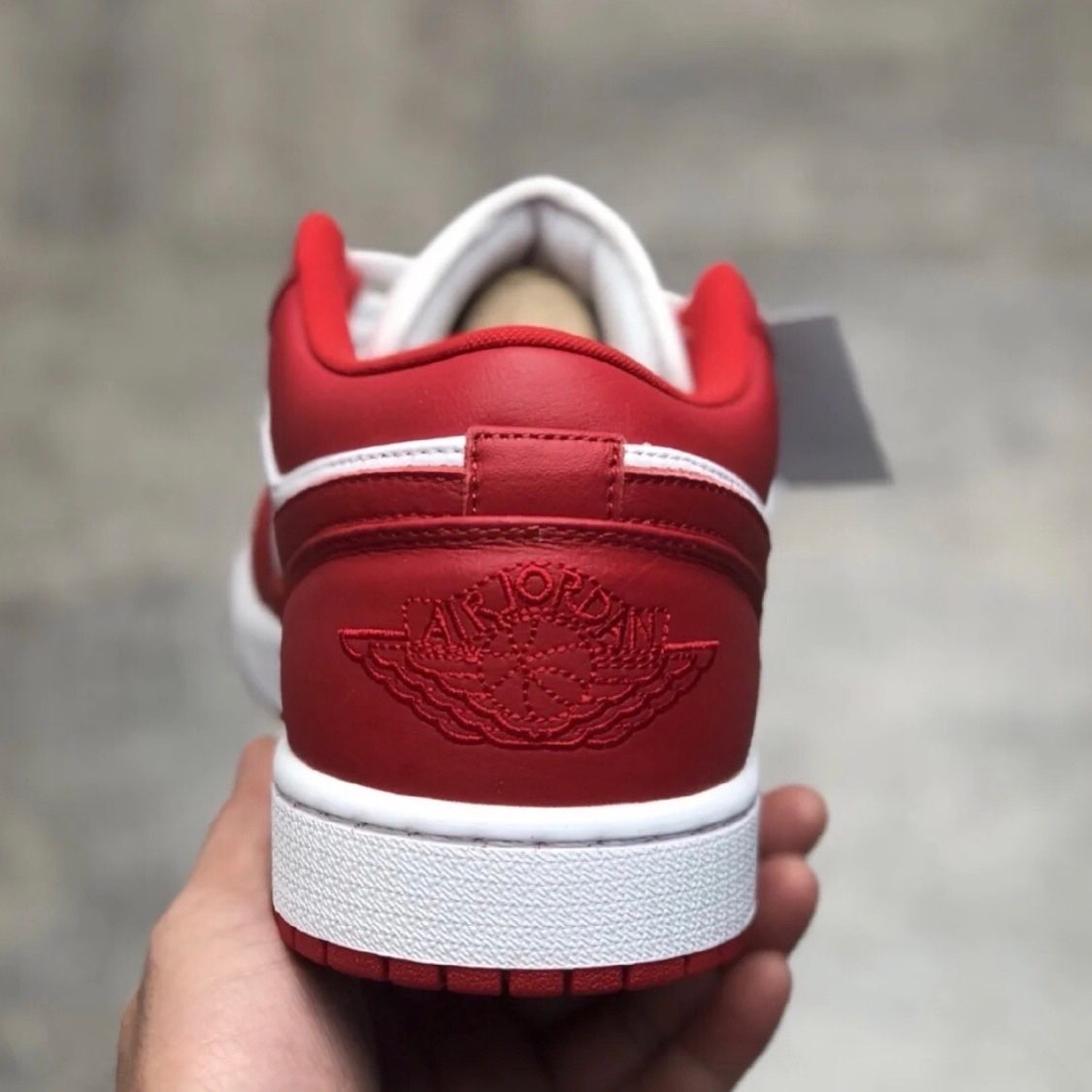 XH Air Jordan 1 Low Sport Red review Chloe 01