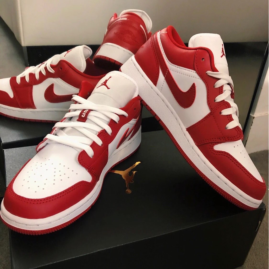 XH Air Jordan 1 Low Sport Red review Chloe 02