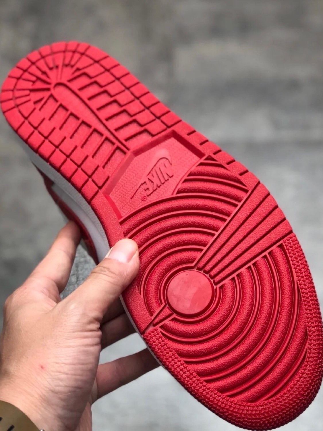 XH Air Jordan 1 Low Sport Red review Chloe 03