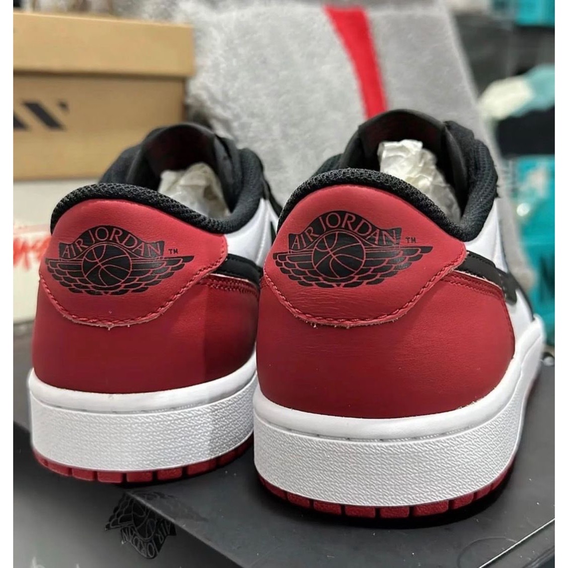 XH Air Jordan 1 Low OG “Black Toe”Black Toe review Mia 04