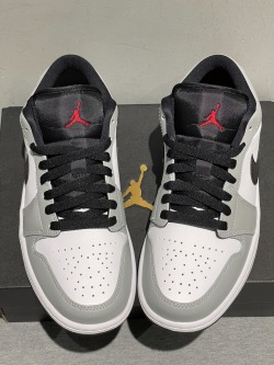 XH Air Jordan 1 Low Light Smoke Grey review Rita 04