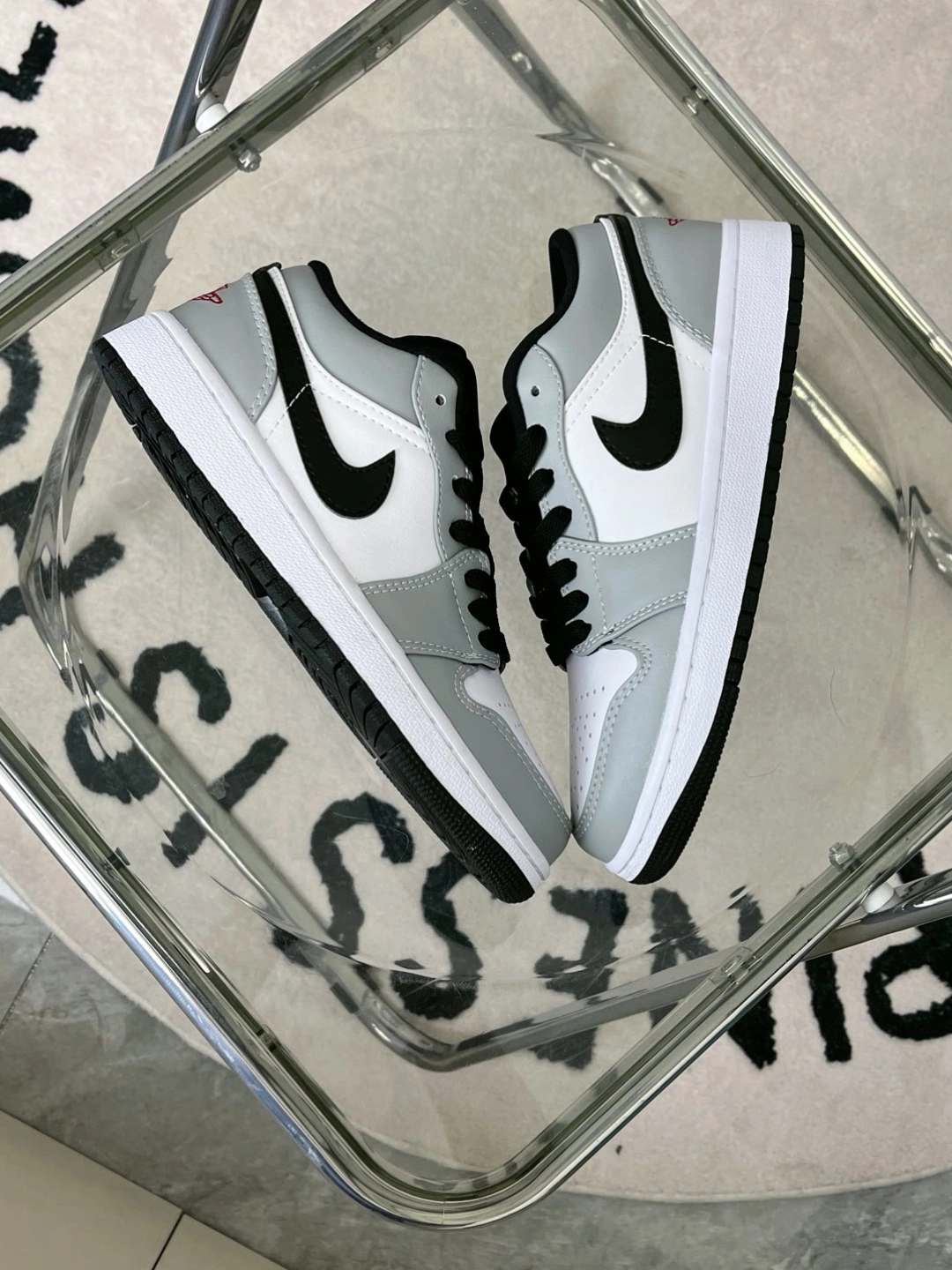 XH Air Jordan 1 Low Light Smoke Grey review Chloe 03