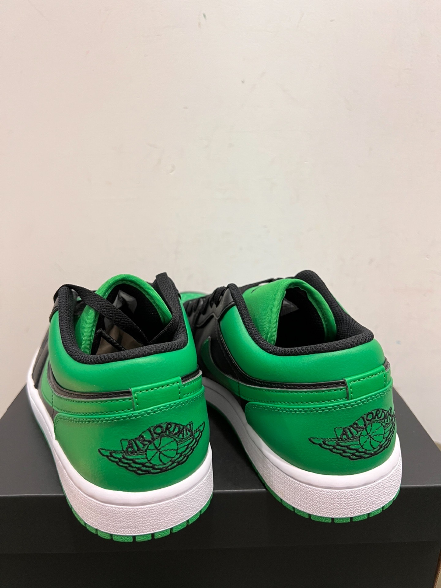 XH Air Jordan 1 Low “Lucky Green”Black Green Toes review Brooke 01