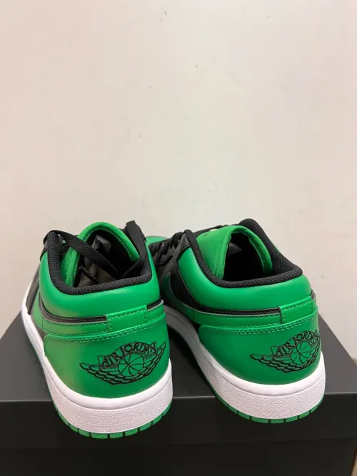 XH Air Jordan 1 Low “Lucky Green”Black Green Toes review 