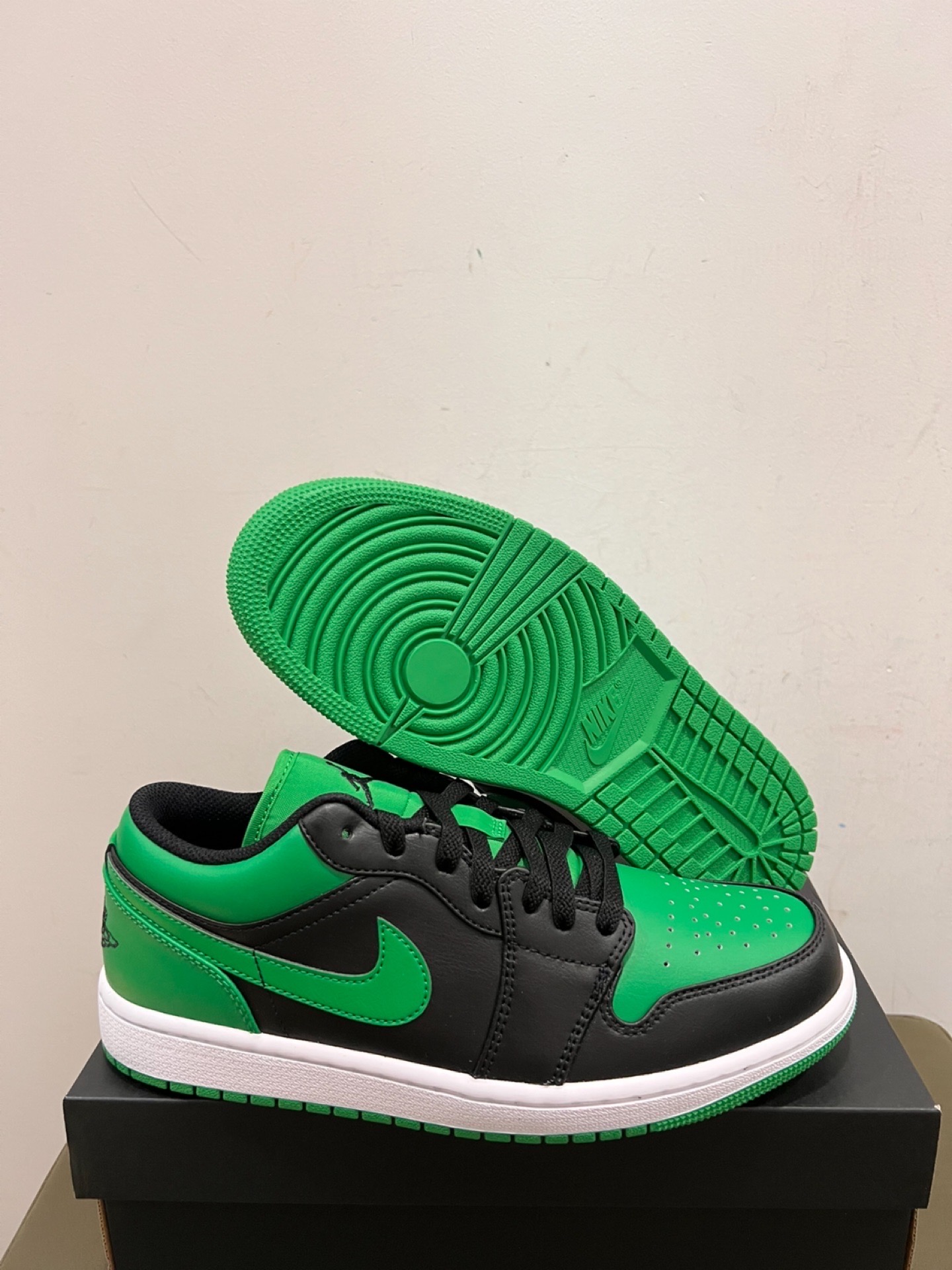 XH Air Jordan 1 Low “Lucky Green”Black Green Toes review Brooke 03