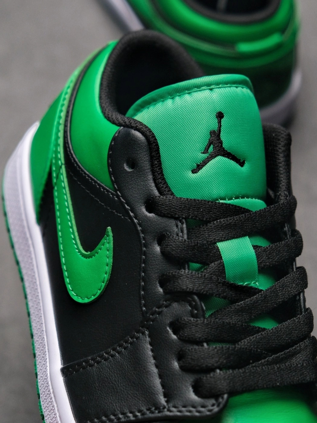 XH Air Jordan 1 Low “Lucky Green”Black Green Toes review Hannah 03