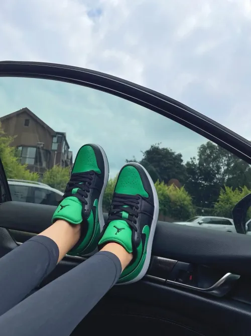 XH Air Jordan 1 Low “Lucky Green”Black Green Toes review 