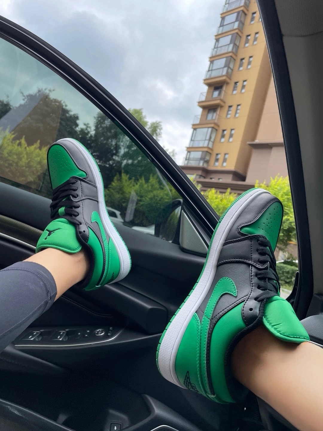 XH Air Jordan 1 Low “Lucky Green”Black Green Toes review Mark 03