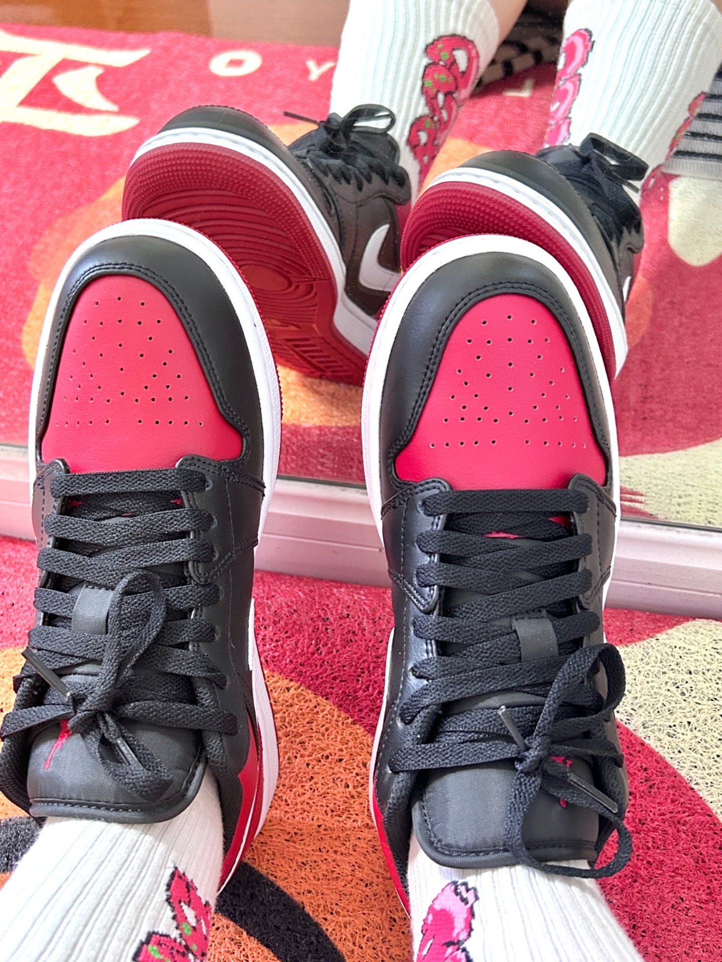 XH Air Jordan 1 Low Retro Black Red review Pete 01