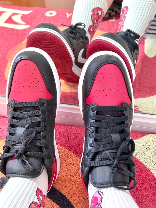 XH Air Jordan 1 Low Retro Black Red review 