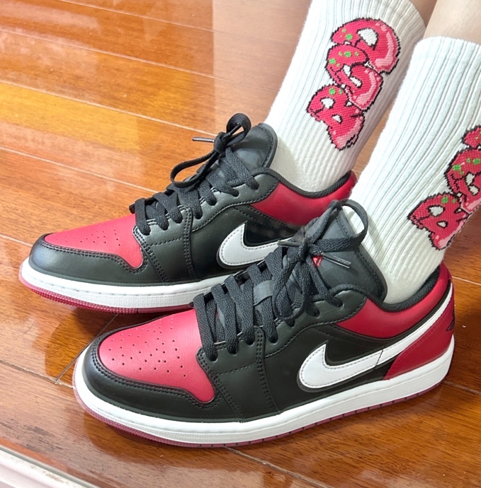 XH Air Jordan 1 Low Retro Black Red review Pete 02