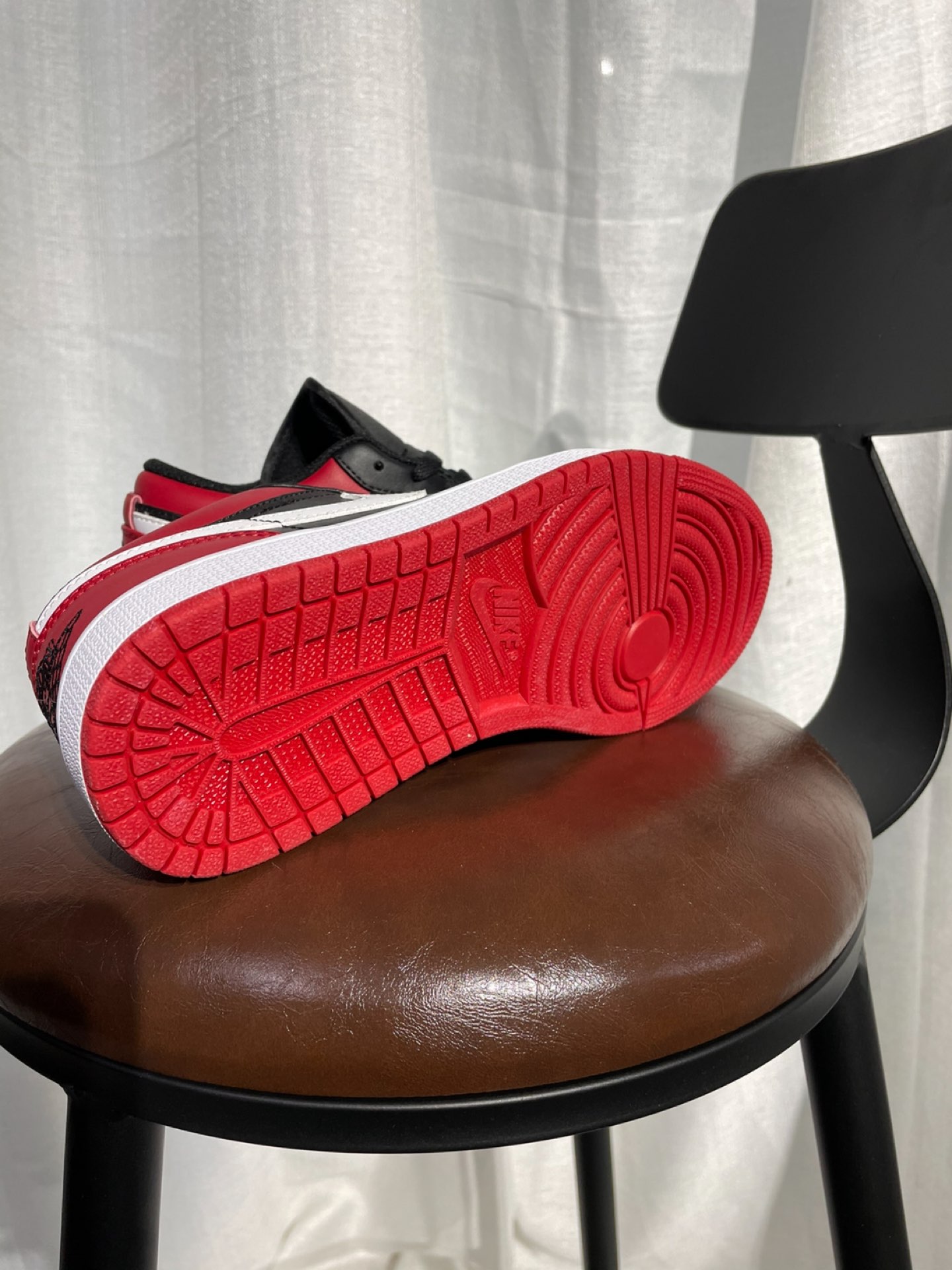 XH Air Jordan 1 Low Retro Black Red review Quinn 03