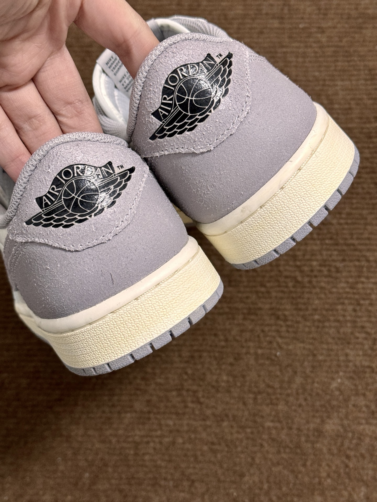 XH  Air Jordan 1 Low “Atmosphere Grey” review Willow 01