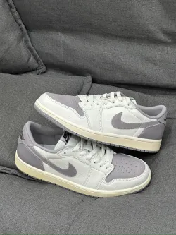 XH  Air Jordan 1 Low “Atmosphere Grey” review Yasmine 01