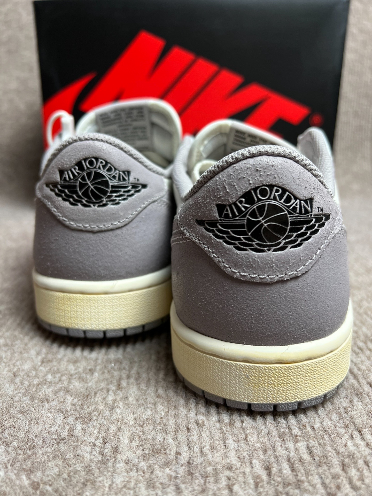 XH  Air Jordan 1 Low “Atmosphere Grey” review Joel 04