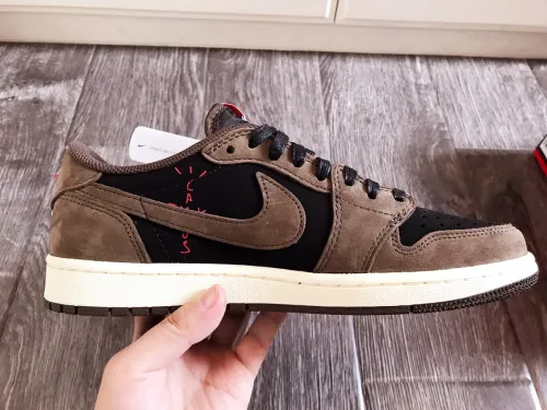 XH Air Jordan 1 Low “Travis Scott”  review 