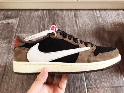 XH Air Jordan 1 Low “Travis Scott”  review Karen 02