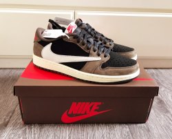 XH Air Jordan 1 Low “Travis Scott”  review Karen 03