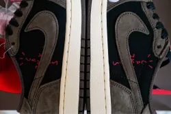 XH Air Jordan 1 Low “Travis Scott”  review Leo 02