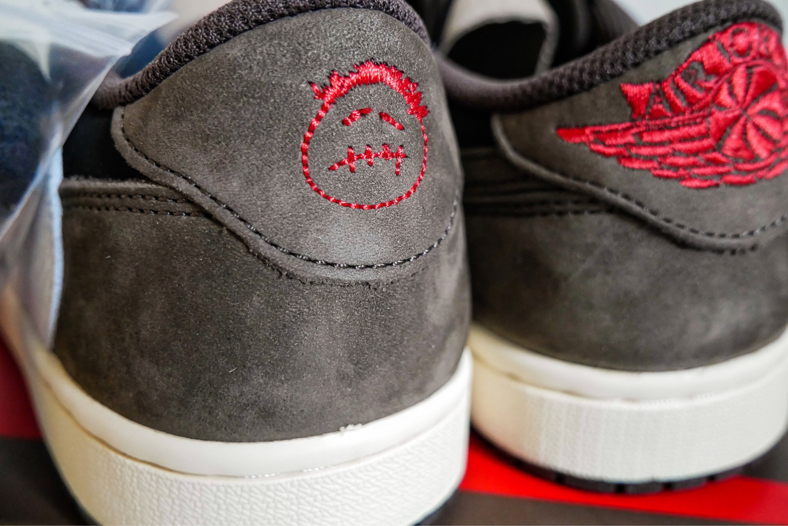 XH Air Jordan 1 Low “Travis Scott”  review Leo 05