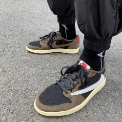 XH Air Jordan 1 Low “Travis Scott”  review Mia