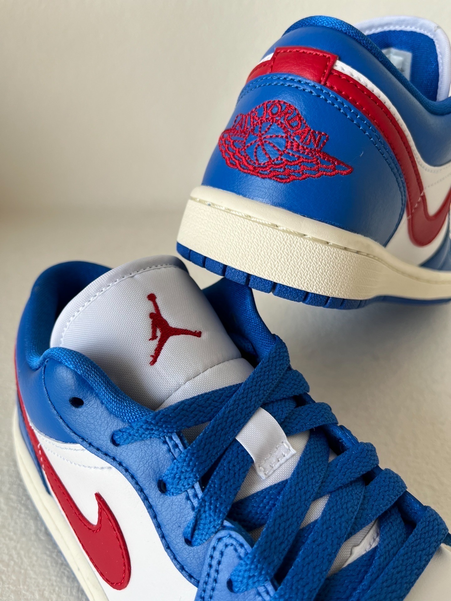 XH Travis Scott x Air Jordan 1 Low A Dingdang Cat review Vince 02