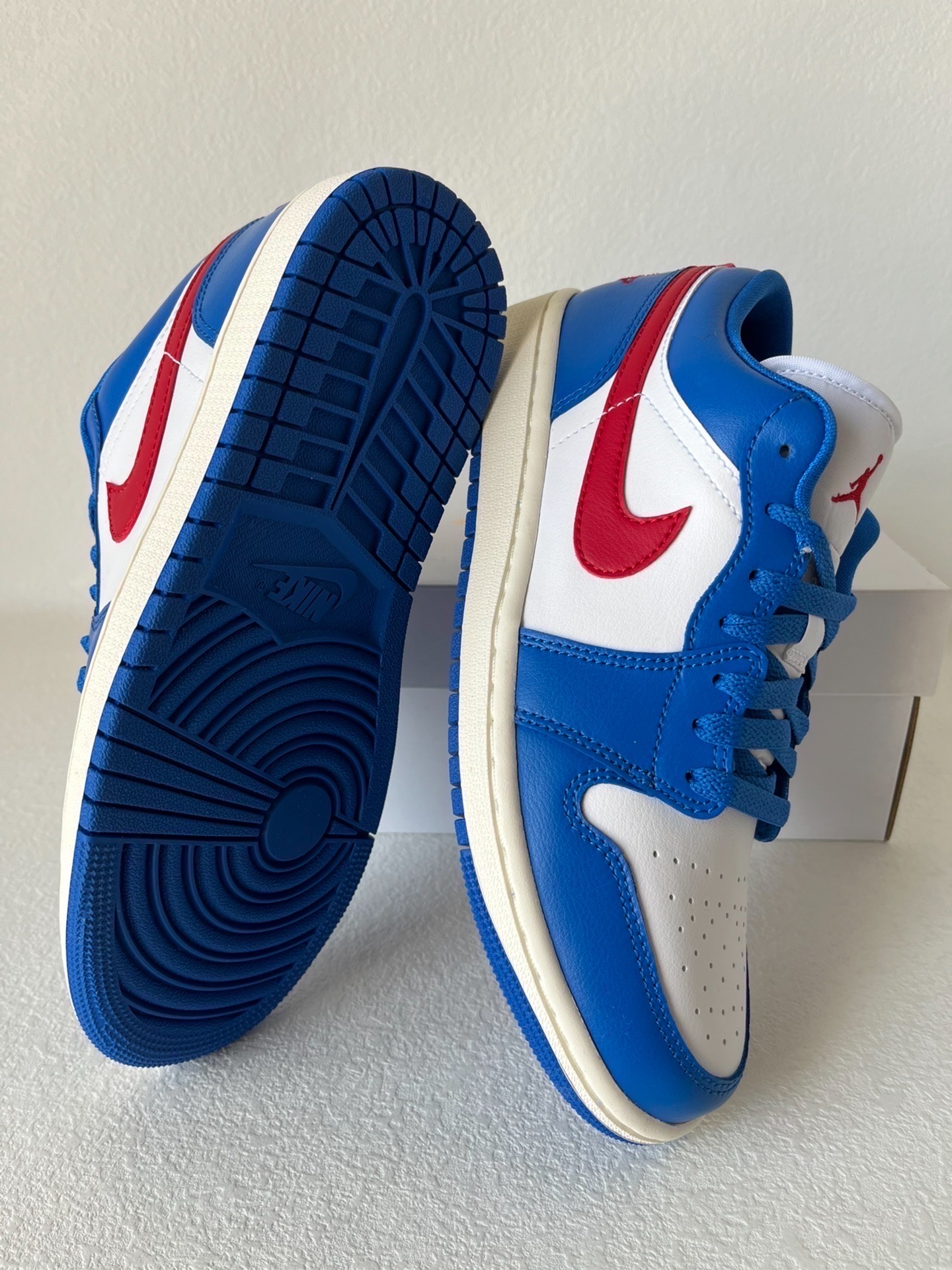 XH Travis Scott x Air Jordan 1 Low A Dingdang Cat review Vince 04