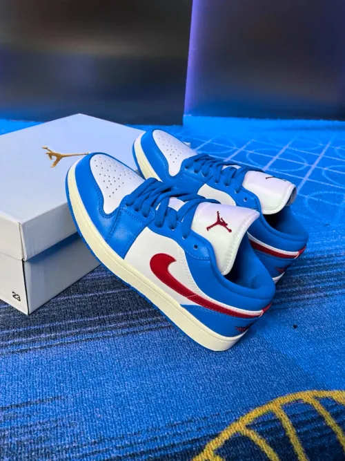 XH Travis Scott x Air Jordan 1 Low A Dingdang Cat review 