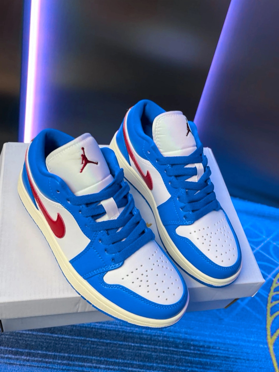 XH Travis Scott x Air Jordan 1 Low A Dingdang Cat review Yasmine 05