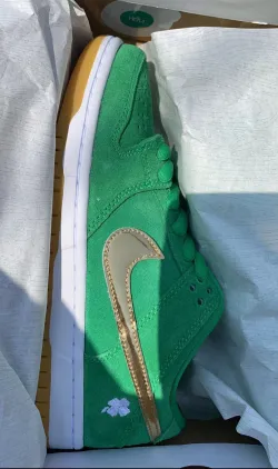 GB Nike SB Dunk Low “St. Patrick’s Day” review Crumpler 01