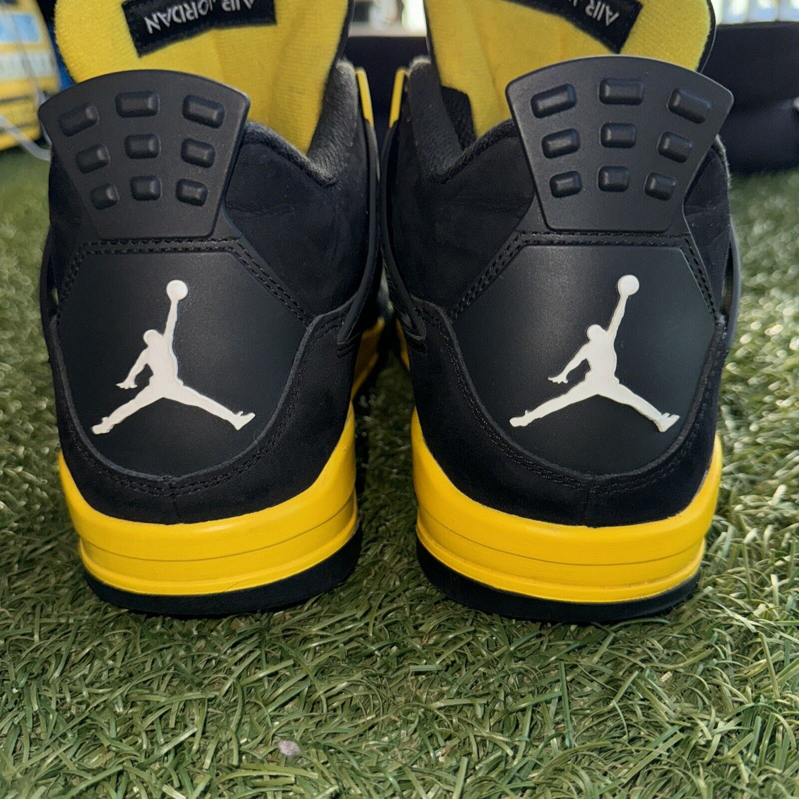 PB Batch  Air Jordan 4 Thunder review Reyes 02