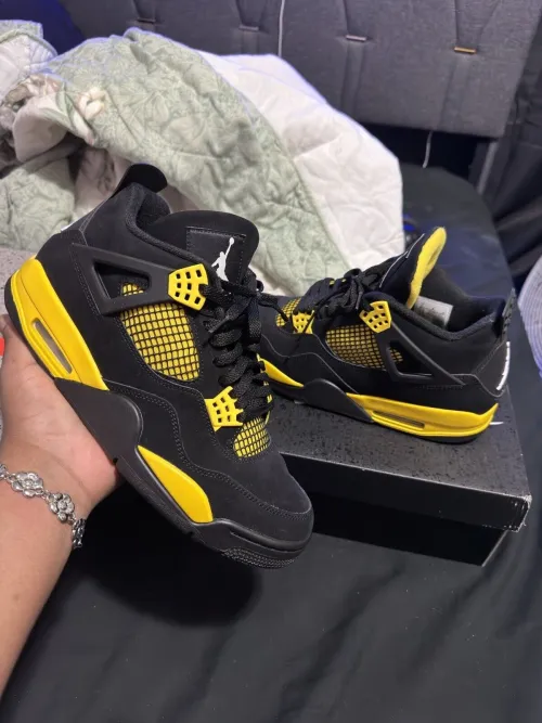 PB Batch  Air Jordan 4 Thunder review 