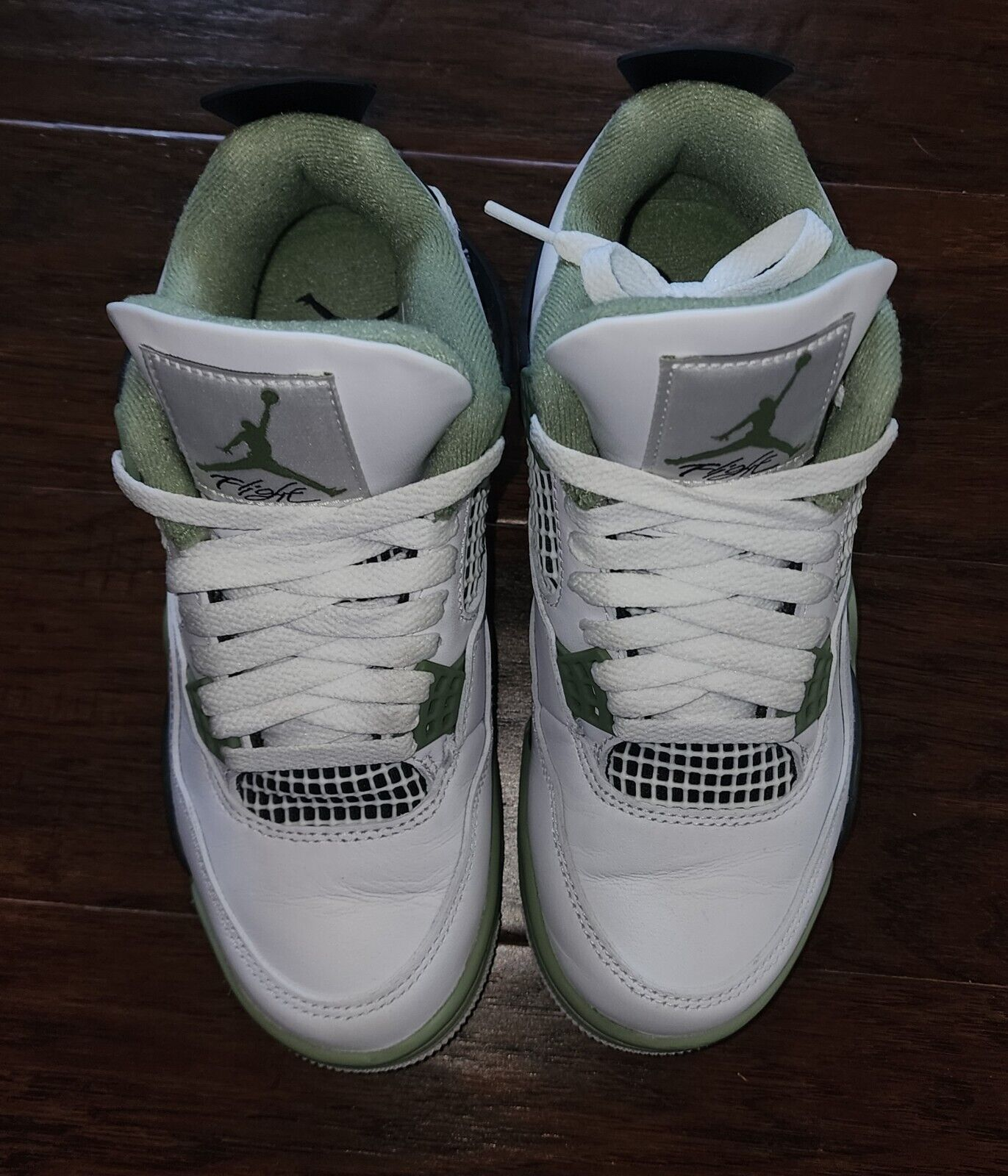 PB  Batch  Air Jordan 4 WMNS “Oil Green”Seafoam (W) review Cecilia Dempster 02