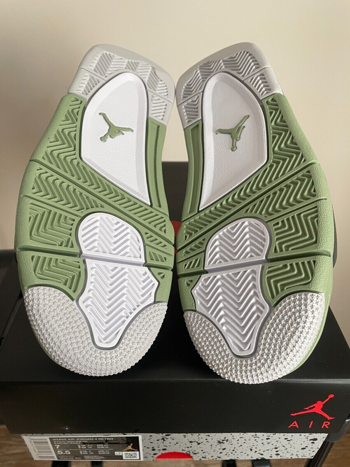 PB  Batch  Air Jordan 4 WMNS “Oil Green”Seafoam (W) review Charles Graham 01